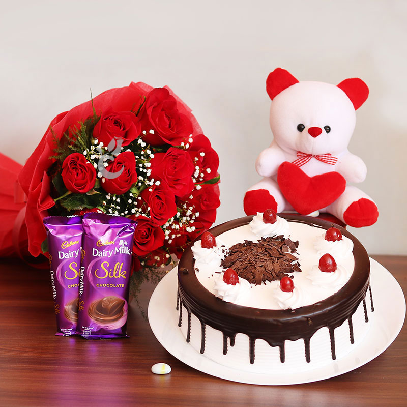 Silk & Teddy N Roses With Cake